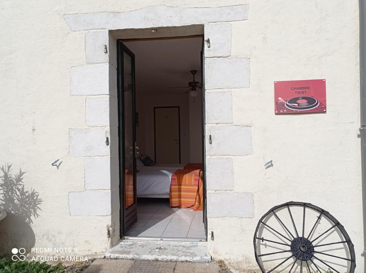 Bed and Breakfast A L Epoque Bouges  Exteriér fotografie